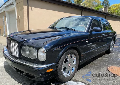 2002 Bentley Arnage z USA, uszkodzony, nr VIN SCBLC31E62CX08029
